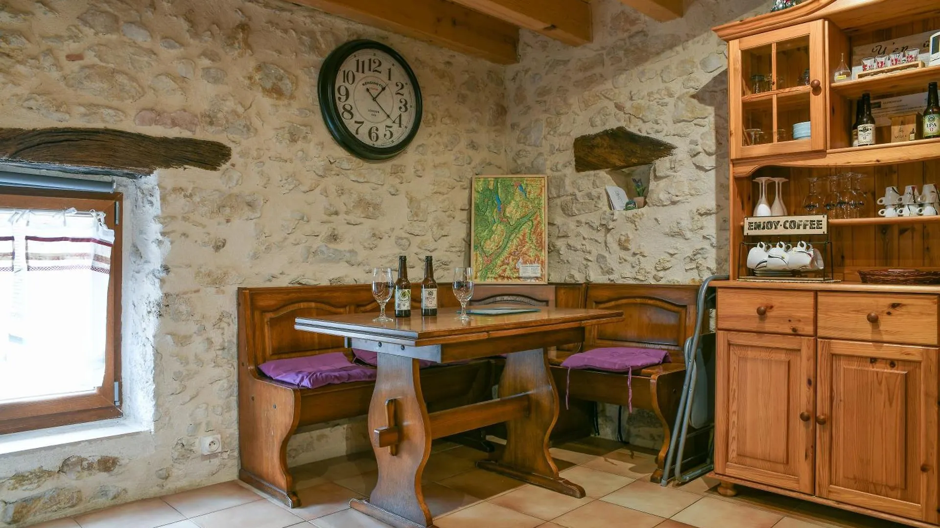 Le Portougais, Chalet A Chanaz Frankrike